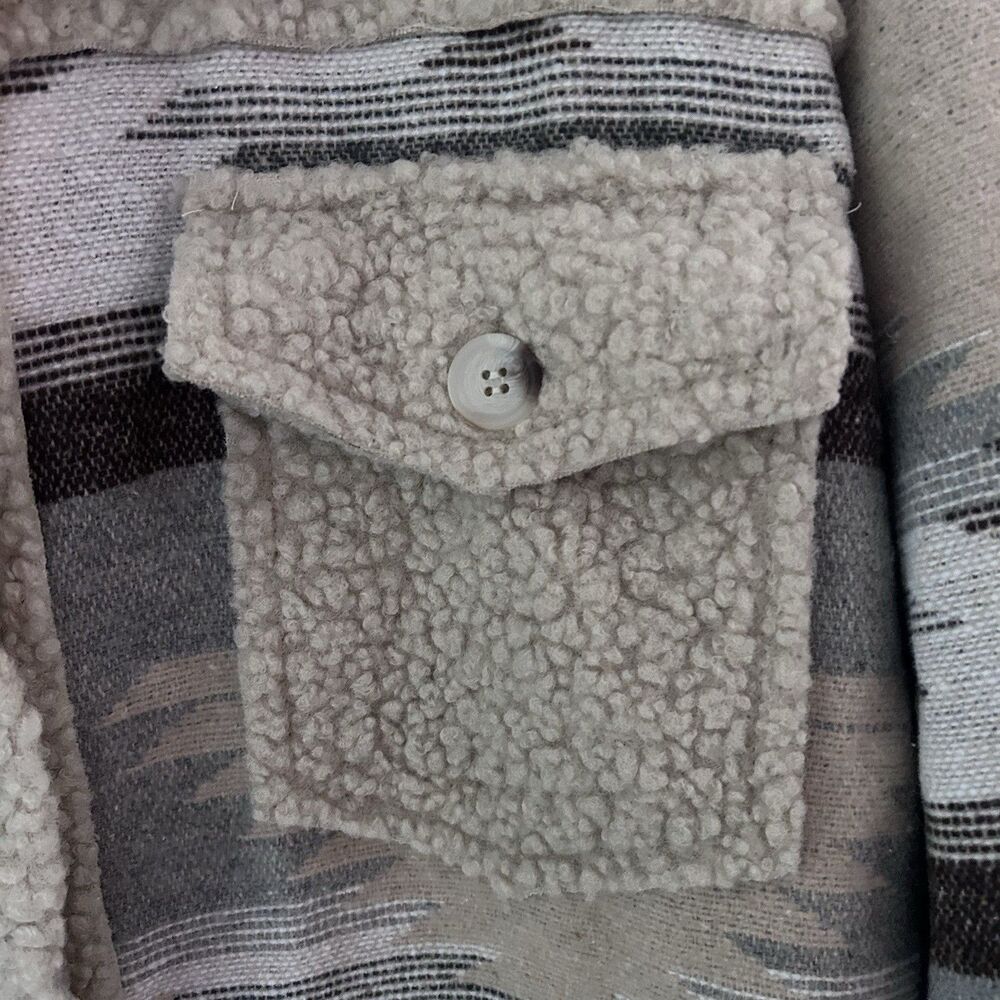 GOOD New In Aztec Sherpa Shacket L Southwestern Western boho cabincore - Picture 9 of 14